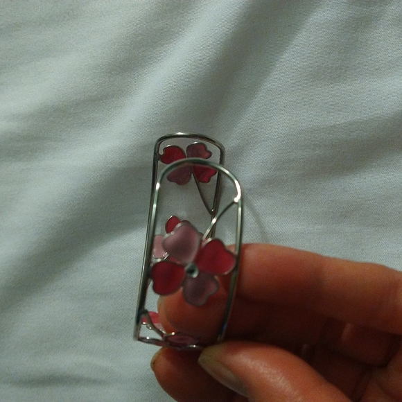 Floral pink and silver wire cuff bracelet - Picture 13 of 16